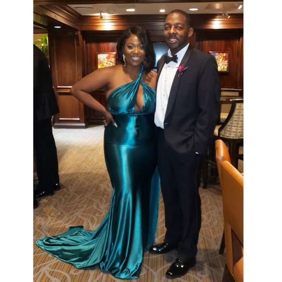 Alamour The Label Lena Dress Emerald - Picture 3 of 3